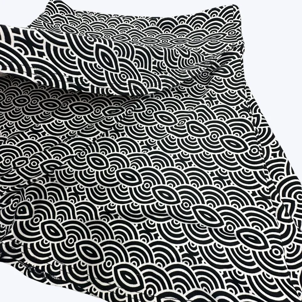 Soybu Athletic Skirt Size Medium Black and white‎ color way stretch pull on